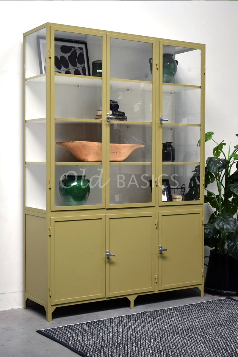 Detail van Apothekerskast Demi, 3 deuren, RAL1020, geel, groen, materiaal staal